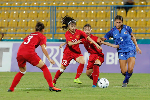 Luôn quan tâm hơn nữa đến các cô gái làng bóng đá Việt Nam