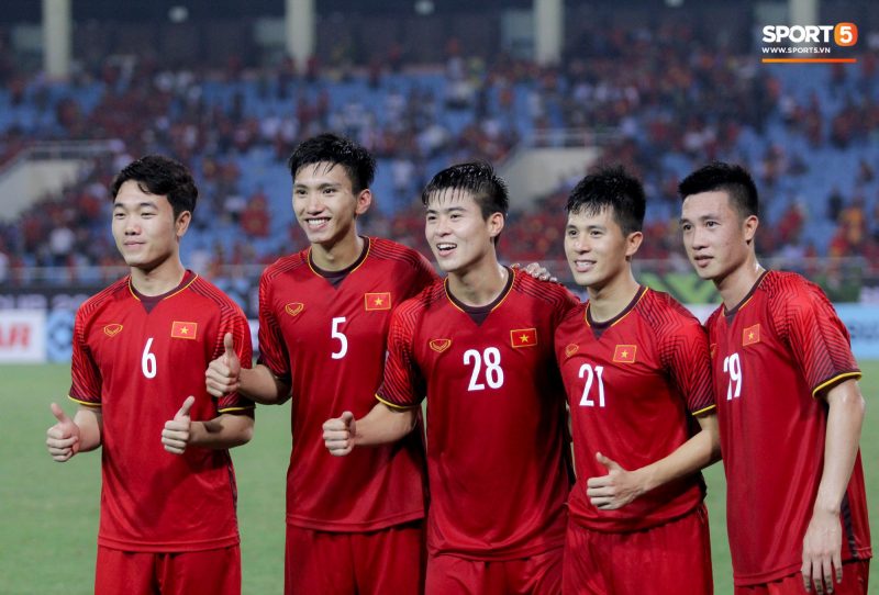 Bóng đá Việt Nam đang phải đối mặt với những hiểm nguy nào?